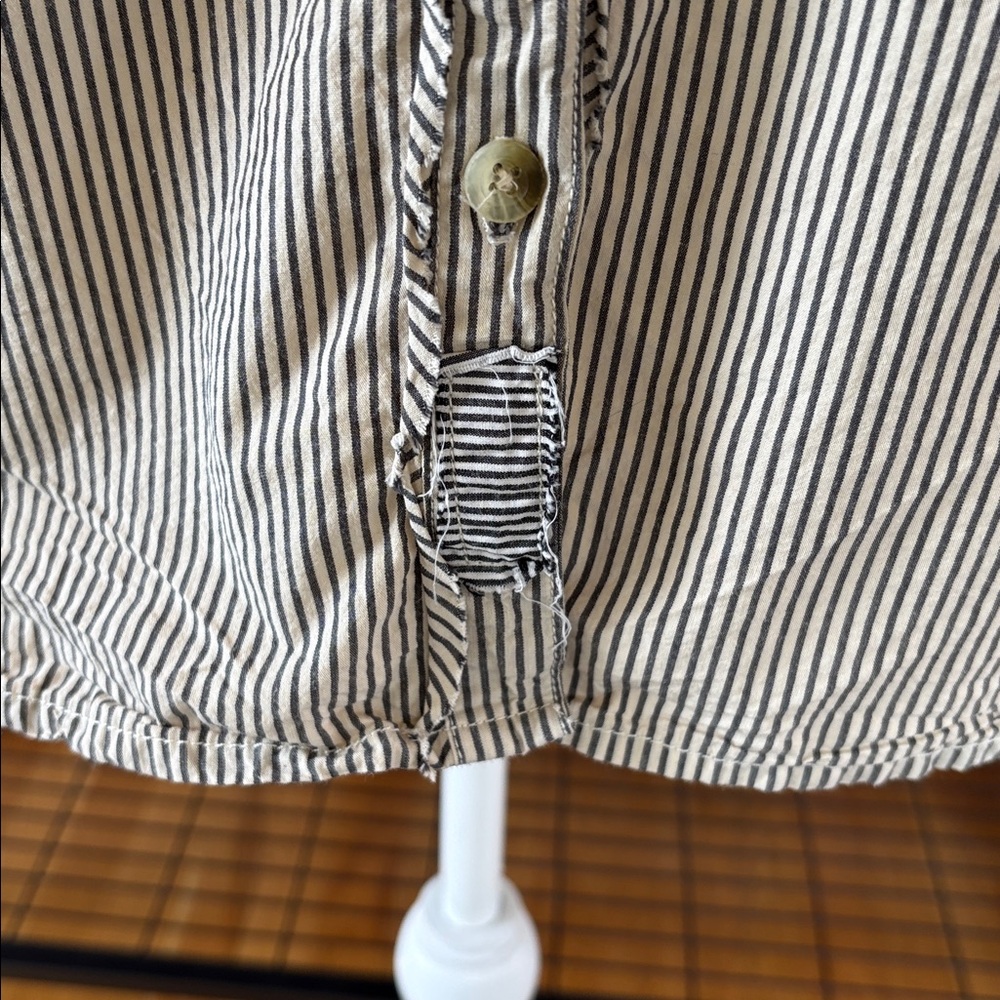 We The Free Happy Hour Oxford Buttondown Size XS - Picture 12 of 16